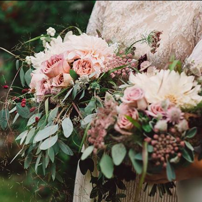 Bukiet ślubny z różowych kwiatów - zdjęcie 10