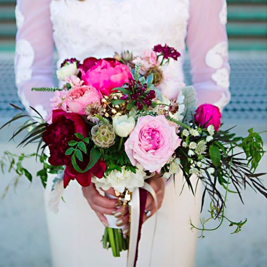 Bukiet ślubny z różowych kwiatów - zdjęcie 14