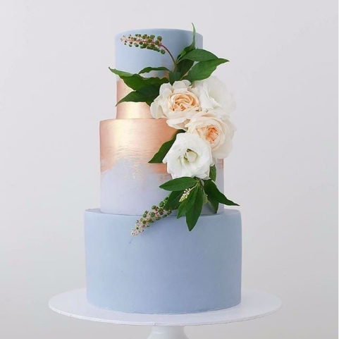 Tort w kolorze przewodnim wesela - zdjęcie 13