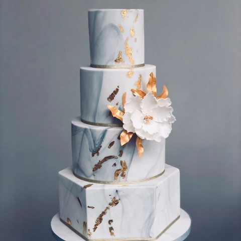 Tort w kolorze przewodnim wesela - zdjęcie 26