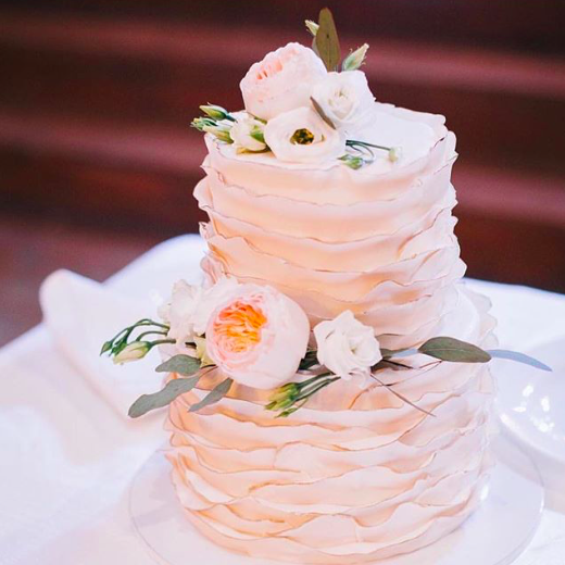 Tort w kolorze przewodnim wesela - zdjęcie 7