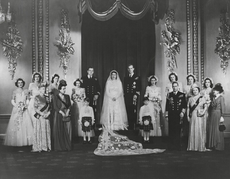 zdjęcie rodzinne ze ślubu księżniczki Elżbiety i księcia FIlipa