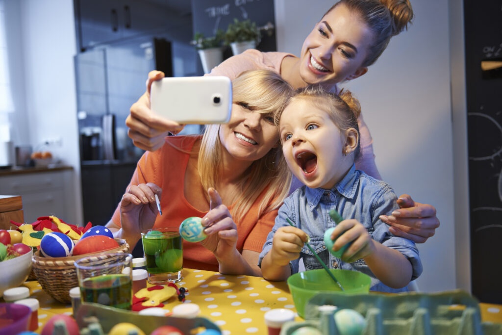 Rodzinne selfie podczas wielkanocy