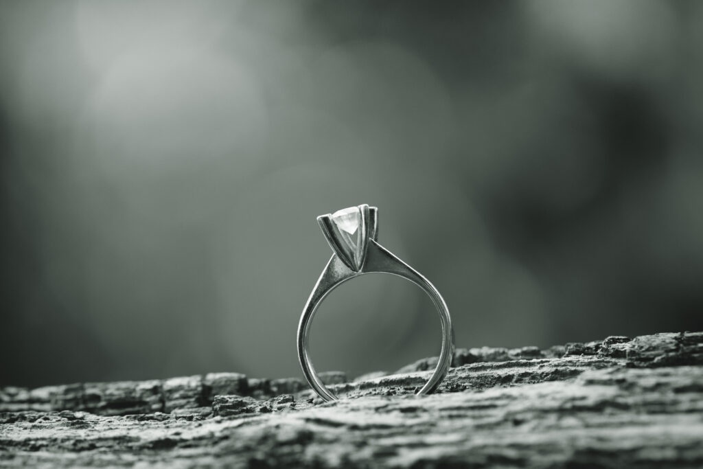 pierścionek zaręczynowy 