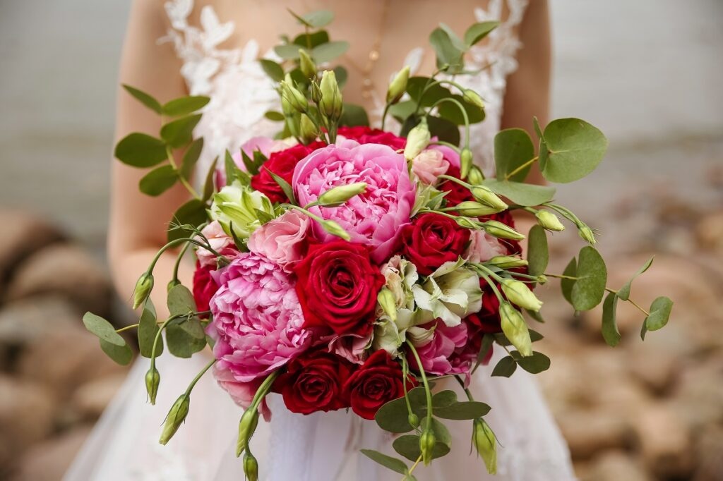 bukiet ślubny różowy 