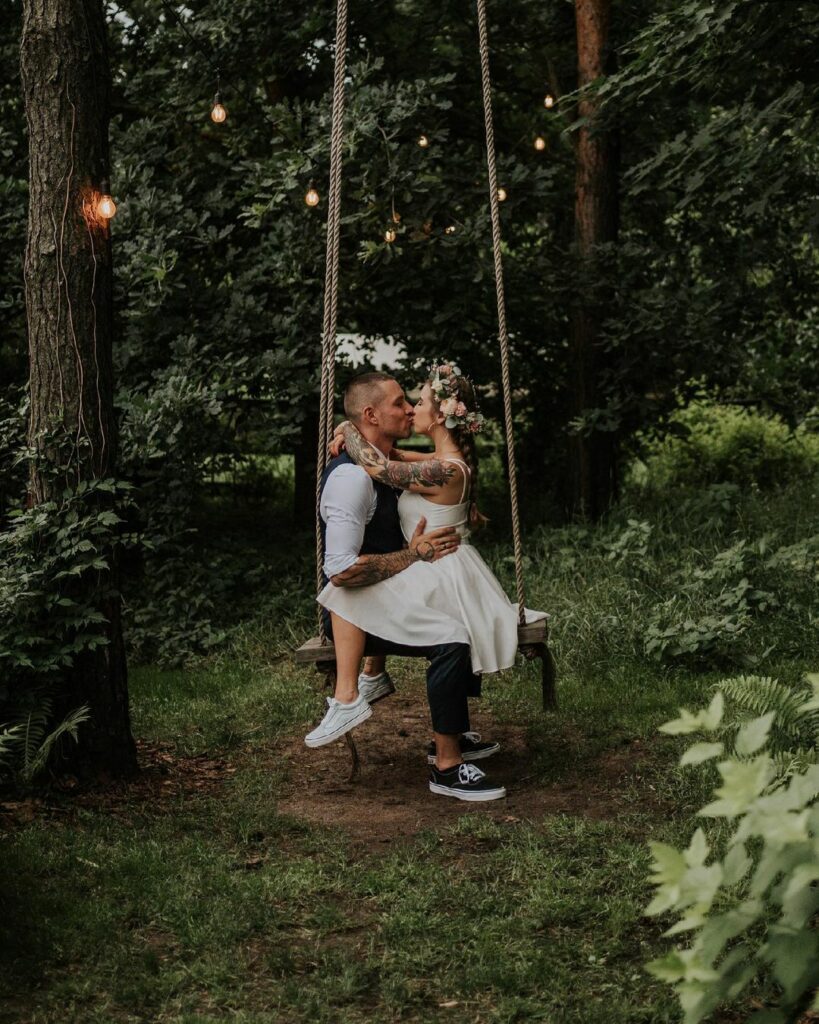 Agata Barlik w sukni ślubnej