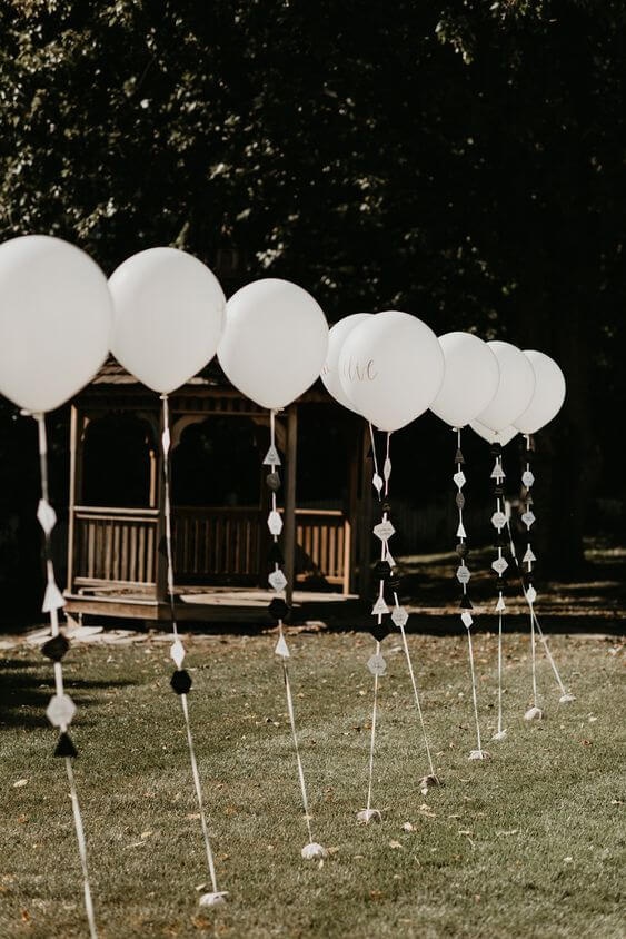 brama weselna z balonów