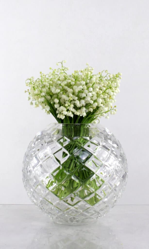 kryształowy wazon na kwiaty