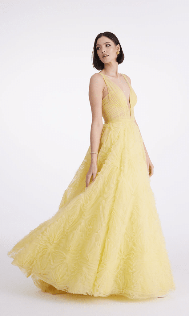 żółta balowa sukienka